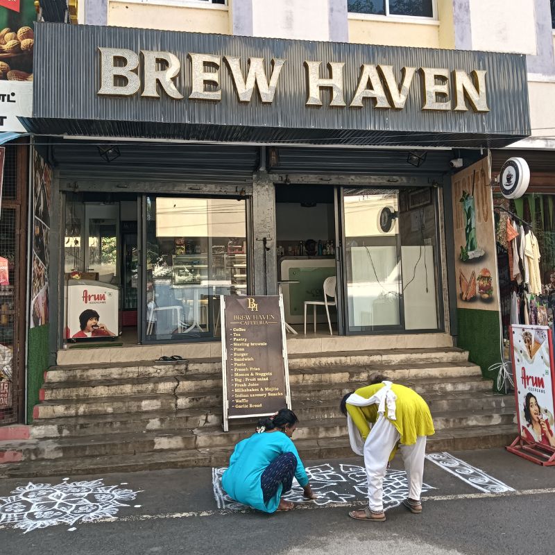 ラマナ・マハリシ・アシュラム近くにあるカフェBrew Havenの外観